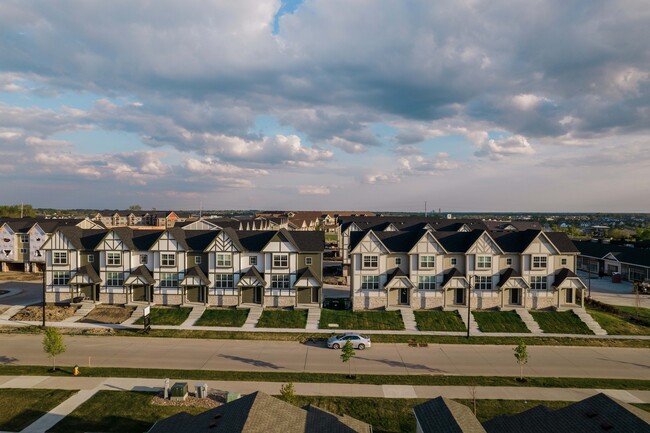 Chalet at Prairie Trail in Ankeny, IA - Foto de edificio - Building Photo