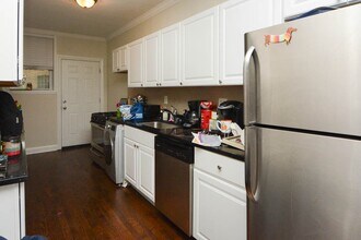 706 W Roscoe St, Unit J05P in Chicago, IL - Building Photo - Building Photo