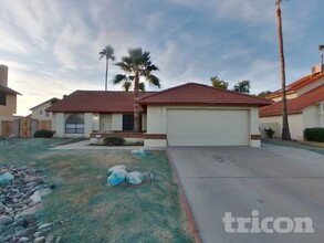 7743 W Dreyfus Dr in Peoria, AZ - Building Photo - Building Photo