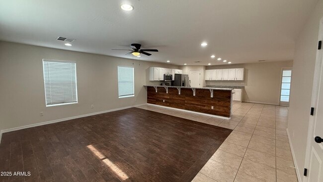 25723 S Hawes Rd in Queen Creek, AZ - Foto de edificio - Building Photo