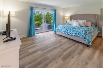 96 Glades Blvd in Naples, FL - Building Photo - Building Photo