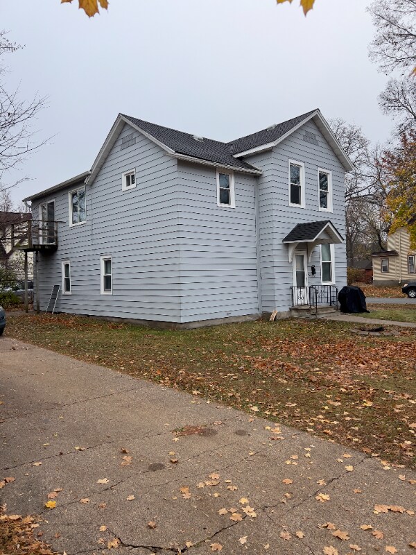 922 7th St E in Menomonie, WI - Building Photo - Building Photo