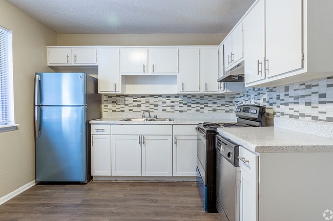 Waldorf Creek Apartments