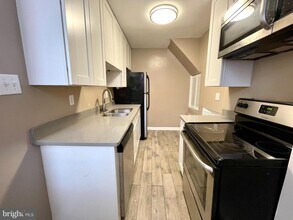 819 12th St NE in Washington, DC - Building Photo - Building Photo