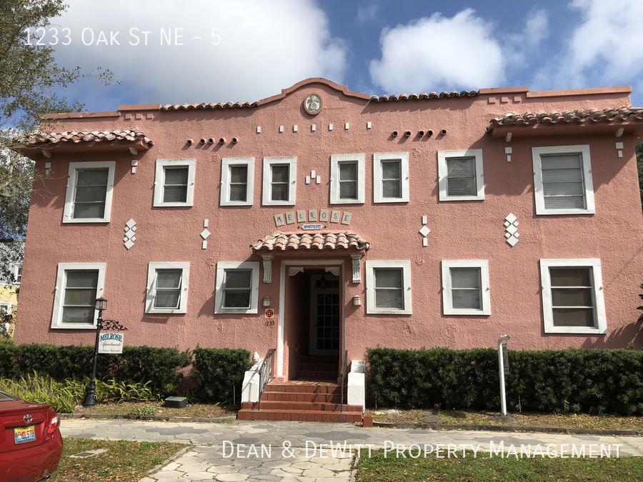 1233 Oak St NE in St. Petersburg, FL - Building Photo