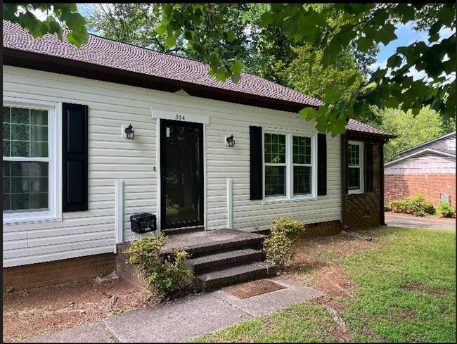 304 Leland Dr in Greensboro, NC - Building Photo - Building Photo