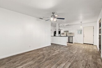 5803 Wellington Dr in Austin, TX - Building Photo - Building Photo