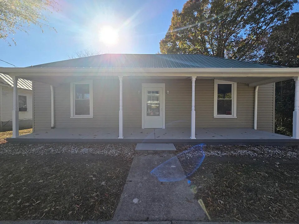 2017 Carter St in Danville, VA - Building Photo