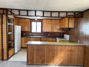 129 Loto St in Eagle Point, OR - Foto de edificio - Building Photo
