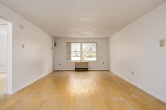 221 Stow Ave., Hudson Terrace in Troy, NY - Foto de edificio - Building Photo