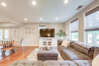 1518 Riverside Ave in St. Charles, IL - Building Photo - Building Photo