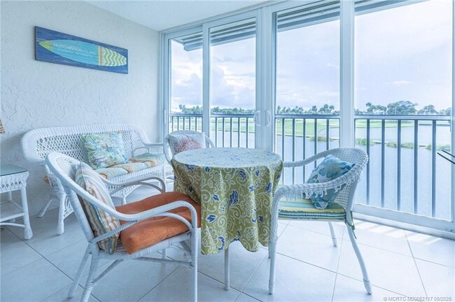 5596 NE Gulfstream Way in Stuart, FL - Building Photo - Building Photo