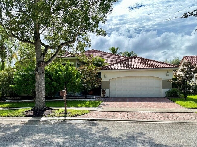 property at 656 Verona Pl