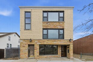 5915 N Milwaukee Ave in Chicago, IL - Building Photo