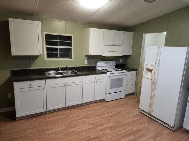 68 Green Meadows Dr in Hartwell, GA - Building Photo - Building Photo