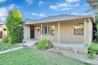 1301 S Lee Ave in Lodi, CA - Building Photo - Building Photo