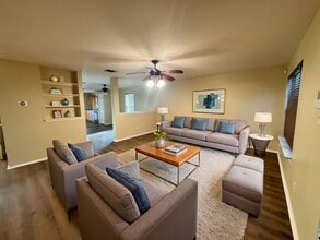 10707 N Shaenridge in San Antonio, TX - Building Photo - Building Photo