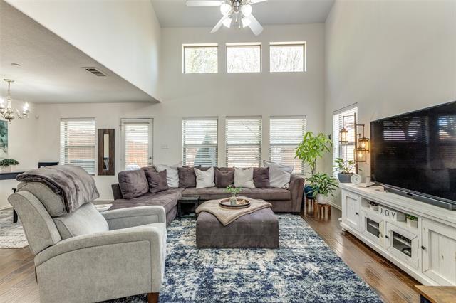property at 1136 Landon Ln