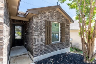 2218 York Bend in San Antonio, TX - Building Photo - Building Photo