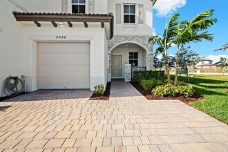 2400 SE 29th St in Homestead, FL - Building Photo - Building Photo