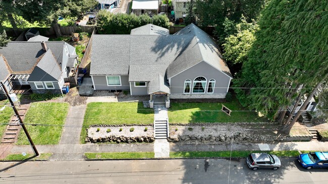 738 SE Sumner House in Camas, WA - Building Photo - Building Photo