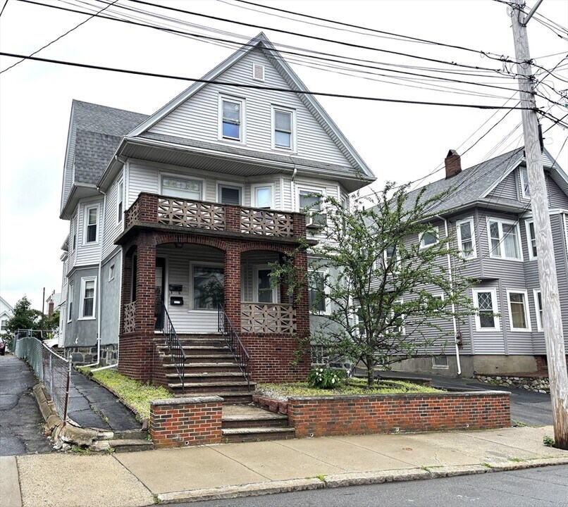 19 Forest Ave in Everett, MA - Building Photo