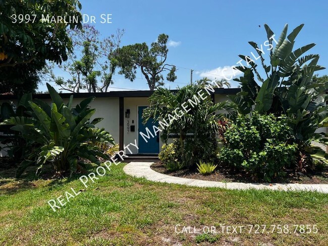 3997 Marlin Dr SE in St. Petersburg, FL - Building Photo - Building Photo