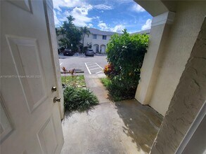 820 NE 212th Terrace in Miami, FL - Building Photo - Building Photo