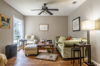 Sycamore Condos in Huntsville, TX - Foto de edificio - Interior Photo