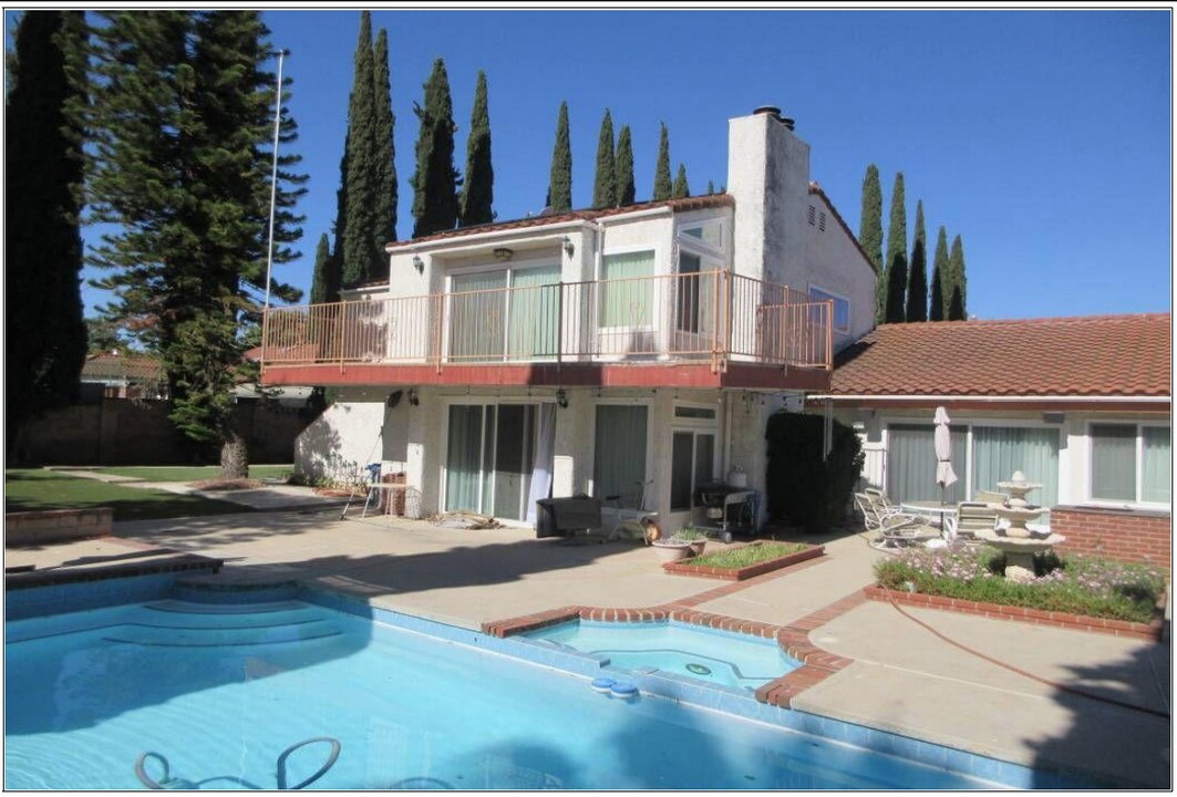 948 Ettin Ave in Simi Valley, CA - Building Photo