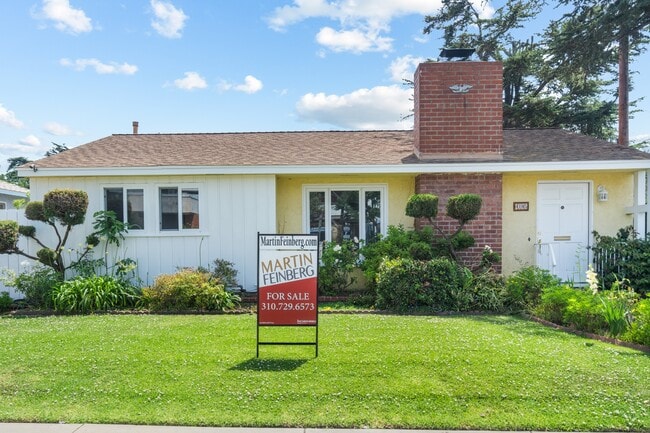 property at 4105 Irving Pl