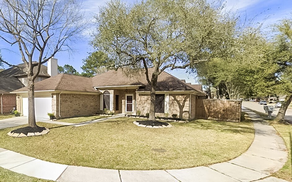 19610 Vernier Woods Ln in Spring, TX - Building Photo