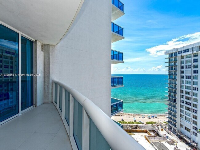 2711 S Ocean Dr, Unit 1206 in Hollywood, FL - Building Photo - Building Photo