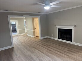 64 Brown Pelican Dr in Savannah, GA - Building Photo