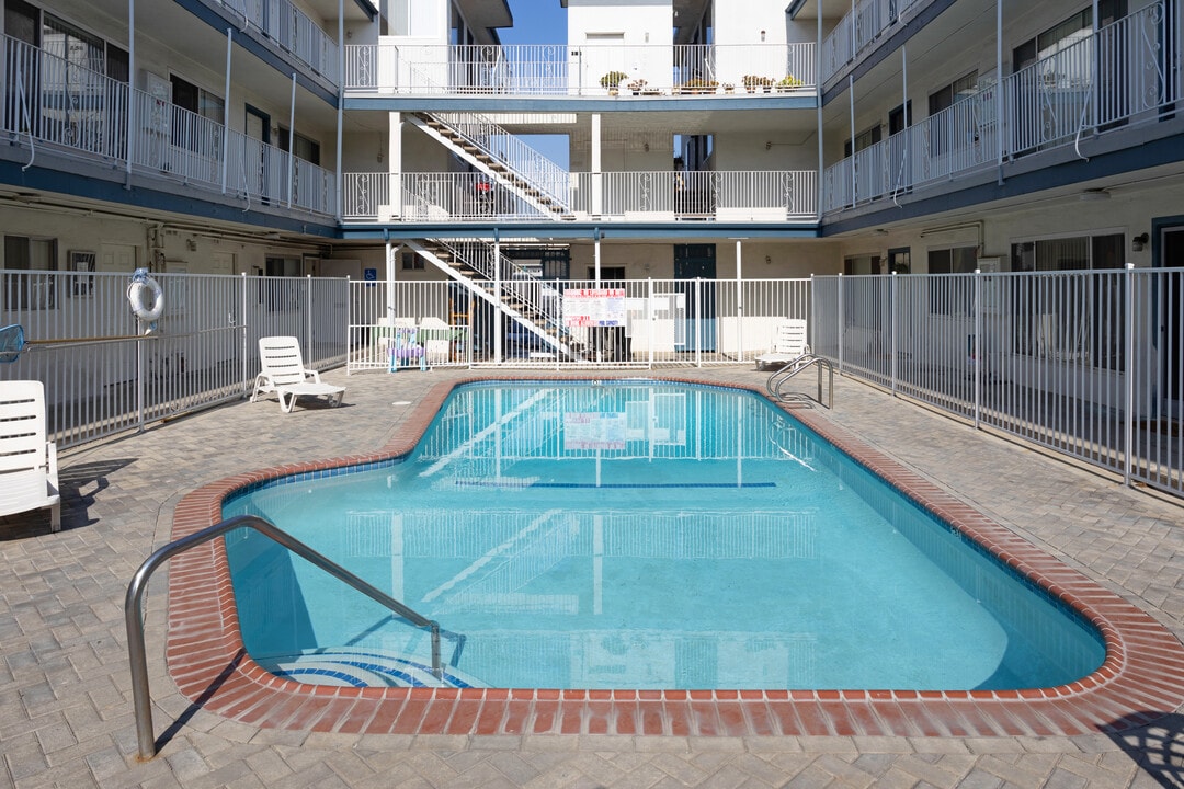 Torrance Palms in Torrance, CA - Foto de edificio