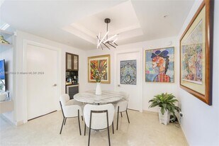 801 Brickell Key Blvd, Unit 3204 in Miami, FL - Building Photo