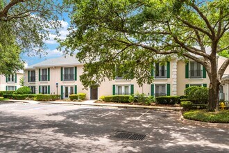 13715 Richmond Park Dr N, Unit 803 in Jacksonville, FL - Foto de edificio - Building Photo