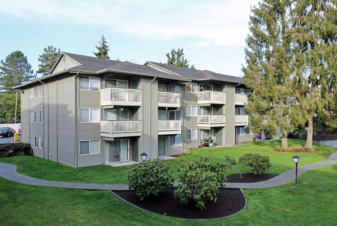 Bluffs at Evergreen in Everett, WA - Building Photo