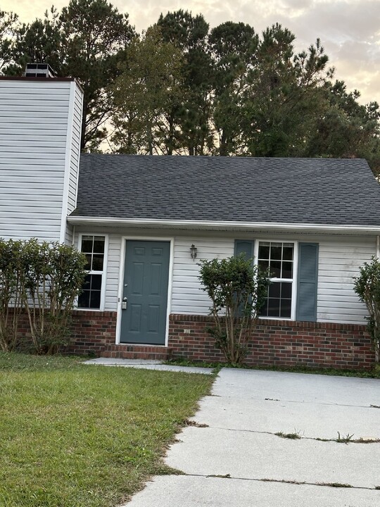 104 Glenside Ct in Jacksonville, NC - Building Photo