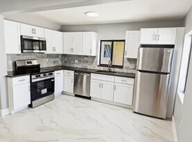 1456 NE 24th Ct, Unit A in Wilton Manors, FL - Building Photo