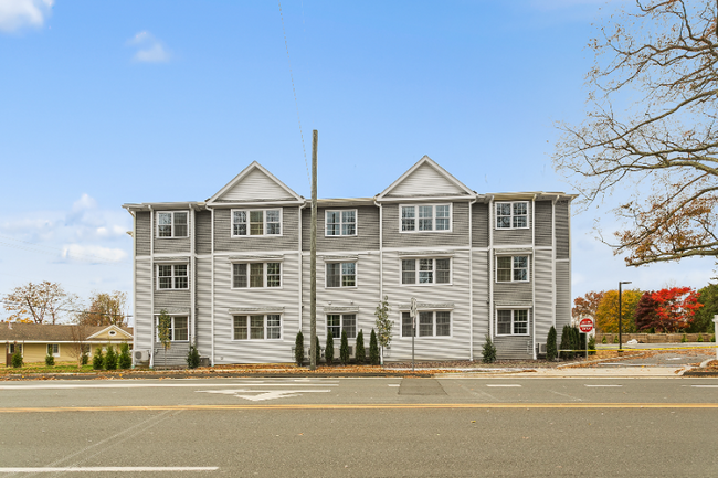 1645 Black Rock Tpke in Fairfield, CT - Building Photo - Building Photo
