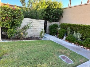 1254 Tiffany Cir S in Palm Springs, CA - Foto de edificio - Building Photo