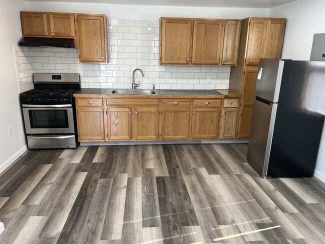 112 E Young St, Unit APT 1 in Clio, MI - Building Photo - Building Photo