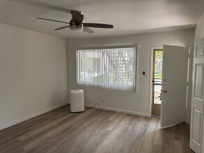820 S Rosemead Blvd, Unit 207 in Pasadena, CA - Building Photo - Building Photo