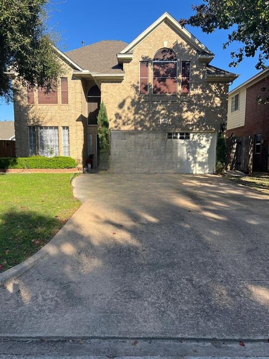 15110 Hard Rock Dr in Houston, TX - Building Photo