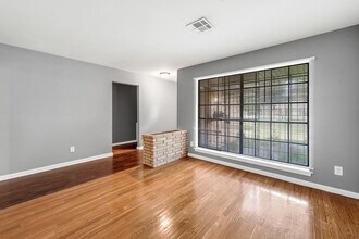 8710 Bertwood St in Houston, TX - Building Photo - Building Photo