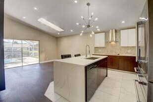 8561 Tourmaline Blvd in Boynton Beach, FL - Building Photo