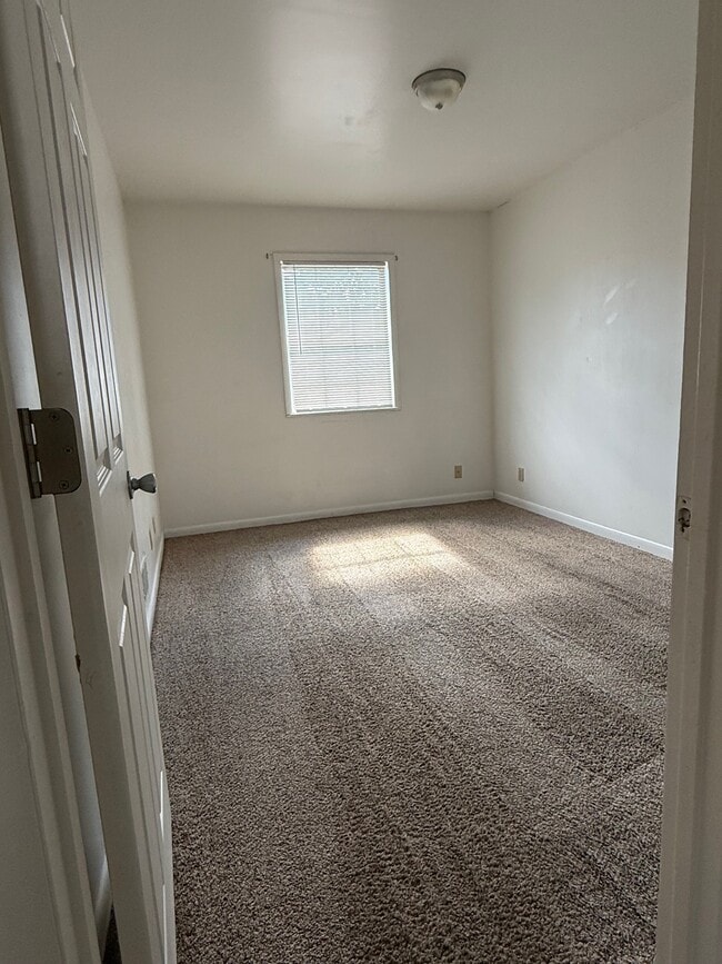 207 Monroe St, Unit Apt B