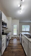 31 Moorlyn Ln in Greer, SC - Building Photo - Building Photo