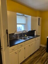 1479 Canadian Ave, Unit 1 in Akron, OH - Foto de edificio - Building Photo